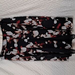 White House Black Market size 4 floral skirt